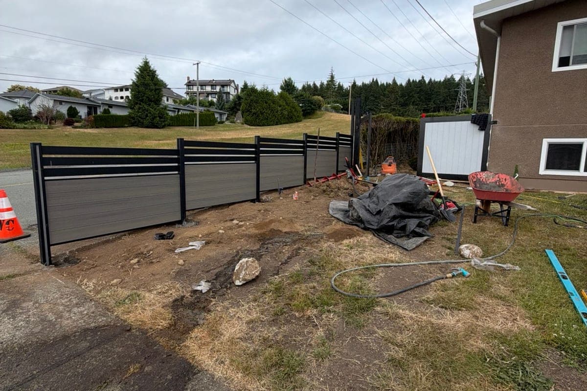 Wider perspective of the ProLine fence and yard